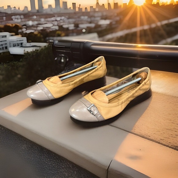 Tod's Shoes - Tod's Leather Ballet Flats Beige Gray Cap Toe Womens Shoes EU 39.5 US 9.5